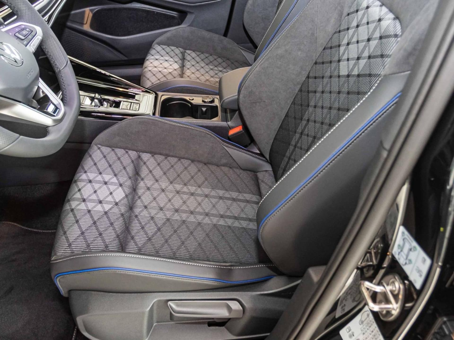 Volkswagen Golf R-Line