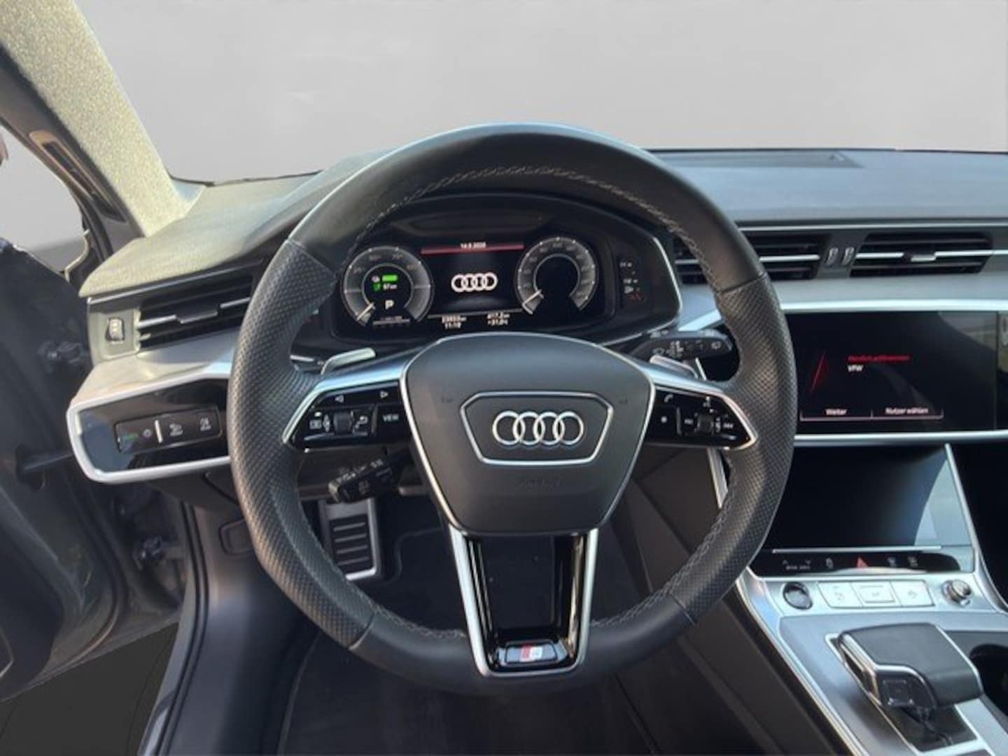 Bild über Audi A6 Avant TFSI e S line 55 TFSI e quattro S tronic - für weitere Informationen kontaktieren Sie den Audi Partner