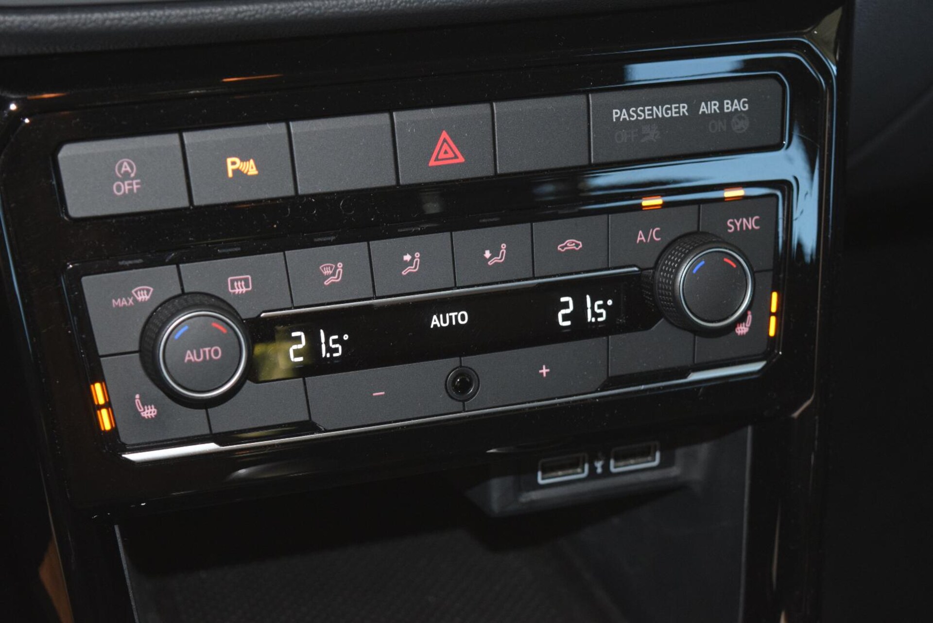 Volkswagen T-Cross United
