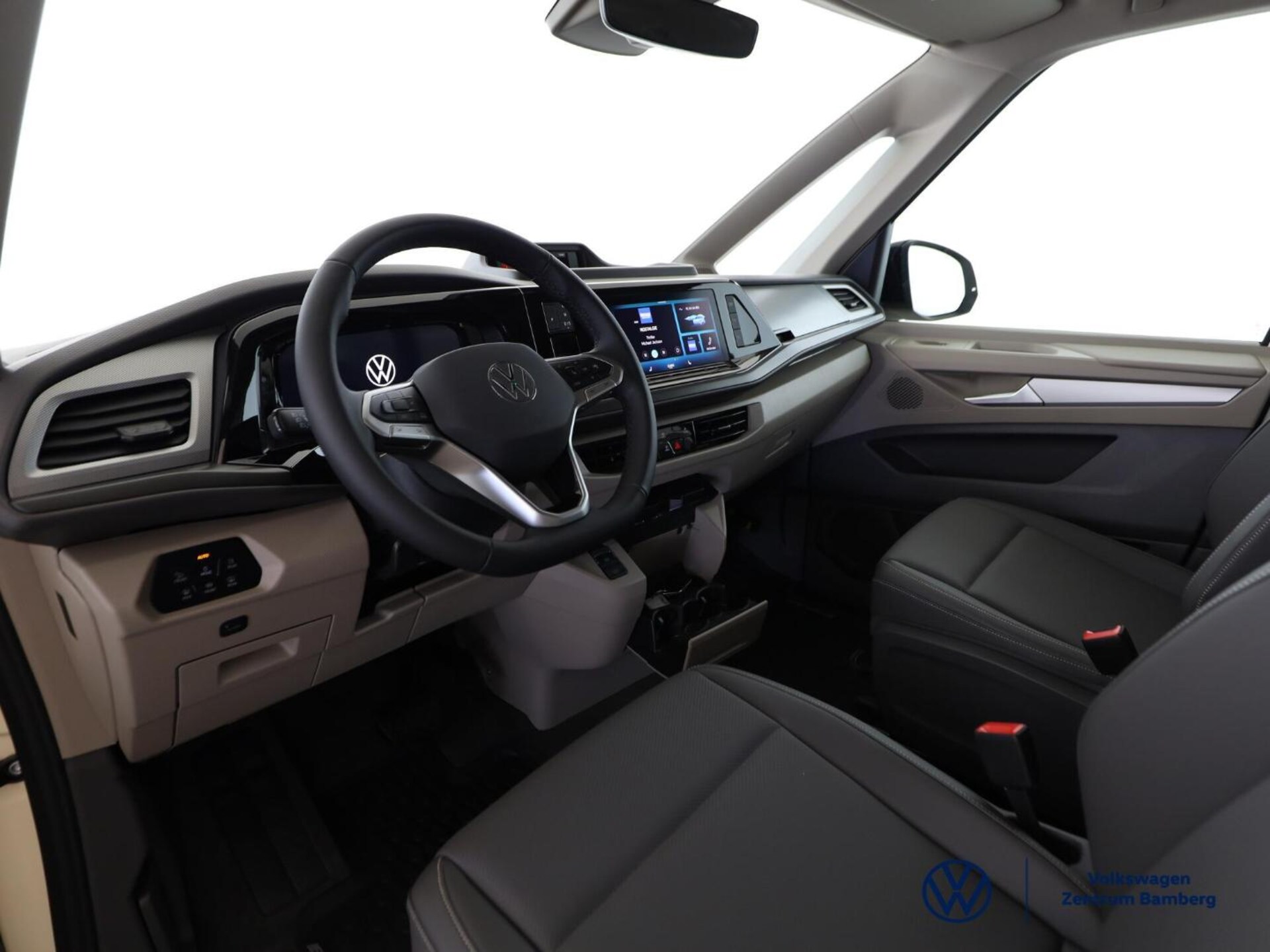 Volkswagen Multivan Langversion Basis-Modell