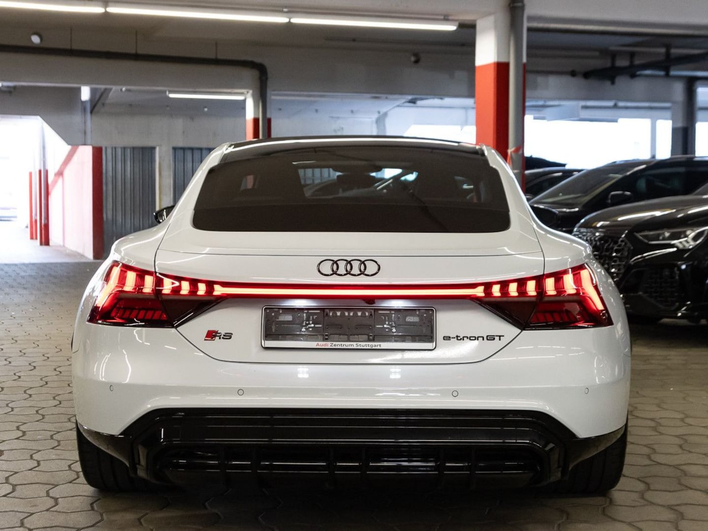 Bild über Audi RS e-tron GT e-tron quattro - für weitere Informationen kontaktieren Sie den Audi Partner