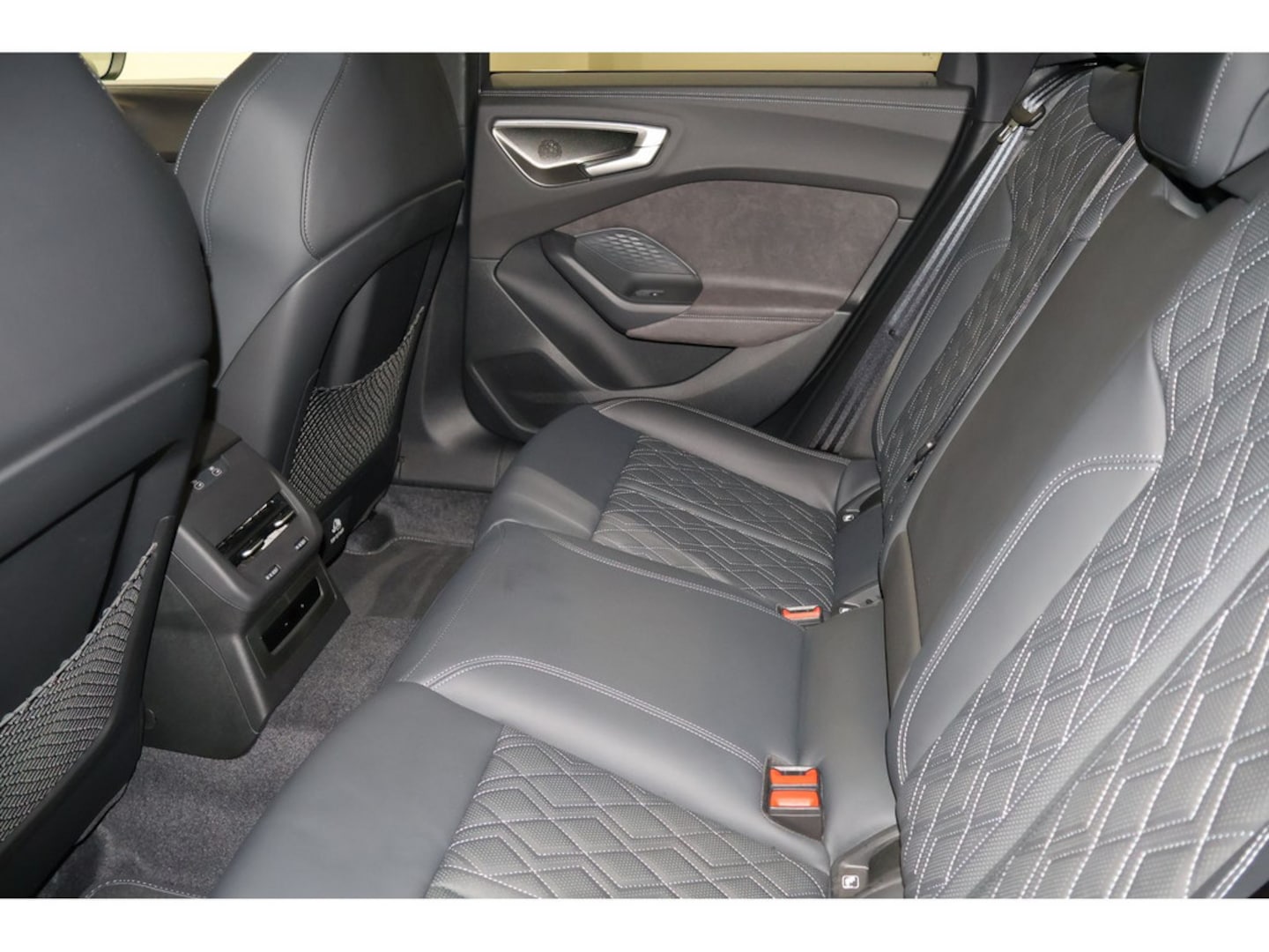 Bild über Audi A5 Avant TDI quattro 150 kW S tronic - für weitere Informationen kontaktieren Sie den Audi Partner