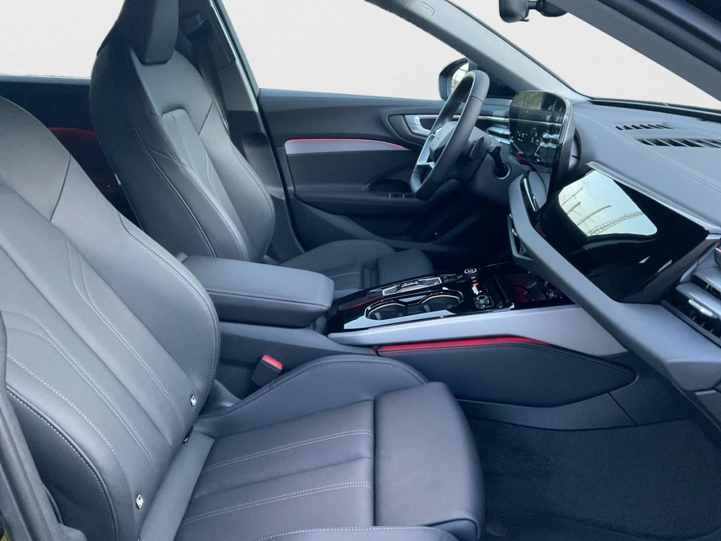 Bild über Audi A5 Avant e-hybrid e-hybrid quattro 220 kW S tronic - für weitere Informationen kontaktieren Sie den Audi Partner