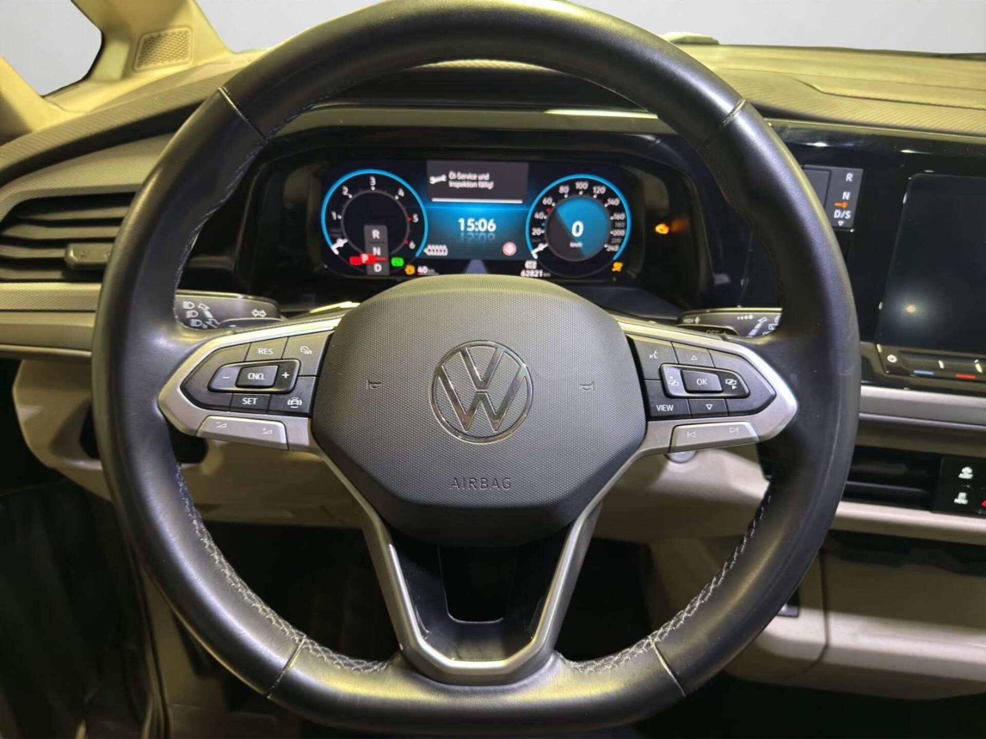 Volkswagen Multivan Langversion Basis-Modell