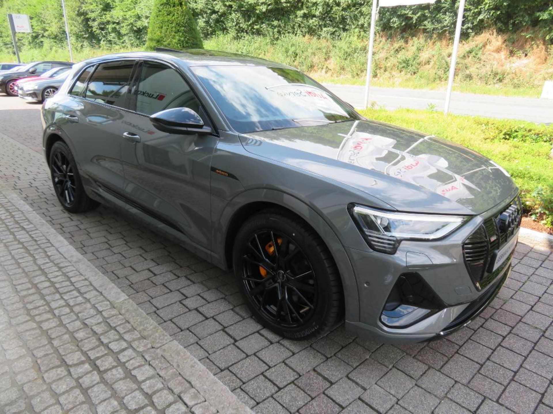 Audi e-tron S line