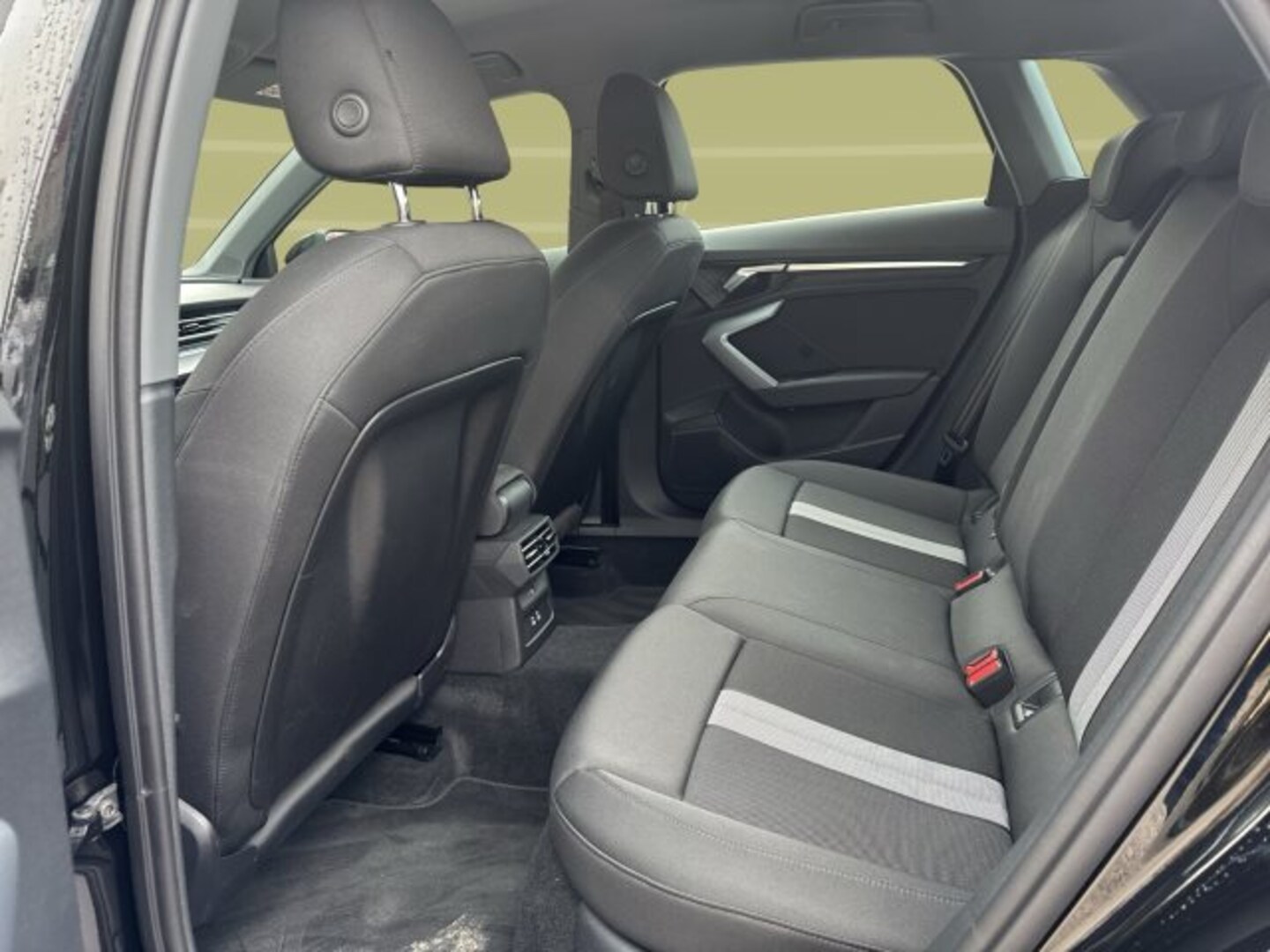 Bild über Audi A3 Sportback 30 TFSI S tronic - für weitere Informationen kontaktieren Sie den Audi Partner