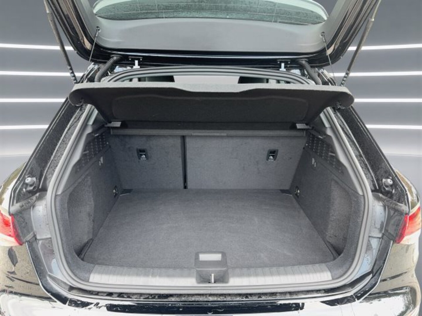 Bild über Audi A3 Sportback 30 TFSI S tronic - für weitere Informationen kontaktieren Sie den Audi Partner