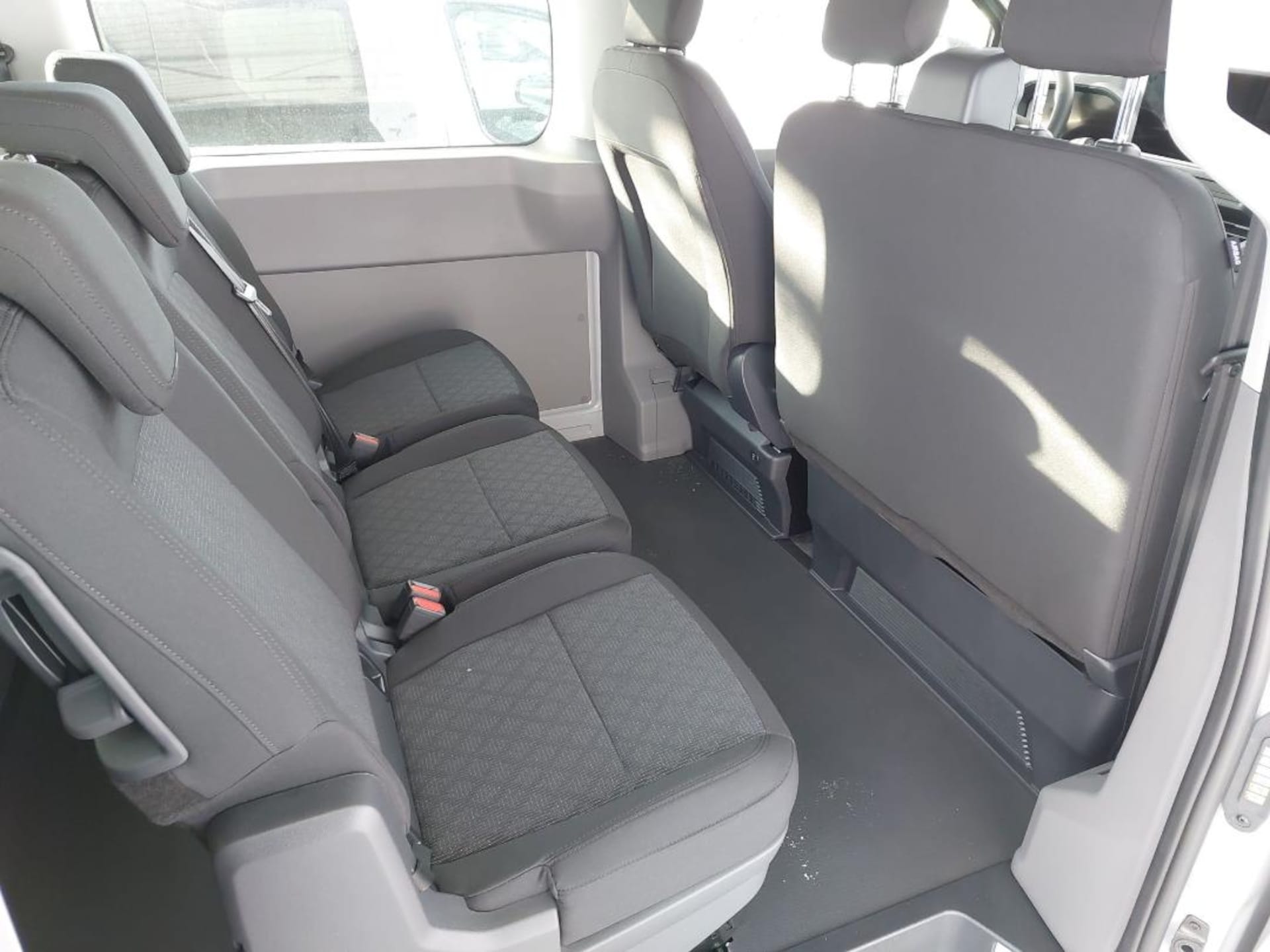 Volkswagen Transporter Kombi langer Radstand
