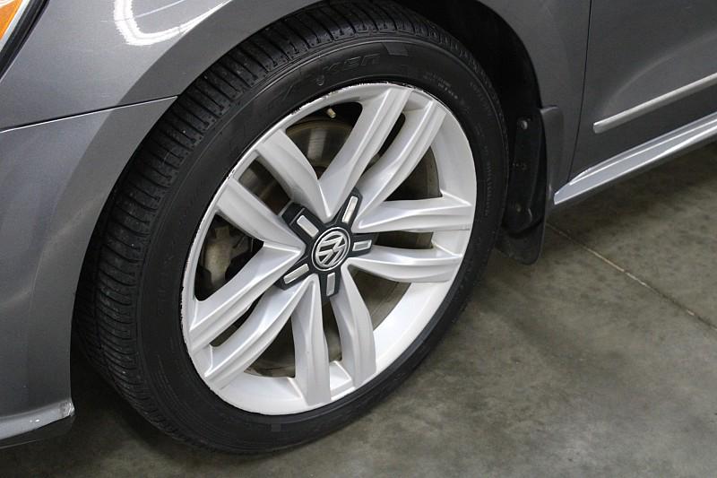 2017 Volkswagen Passat SE - Photo 9