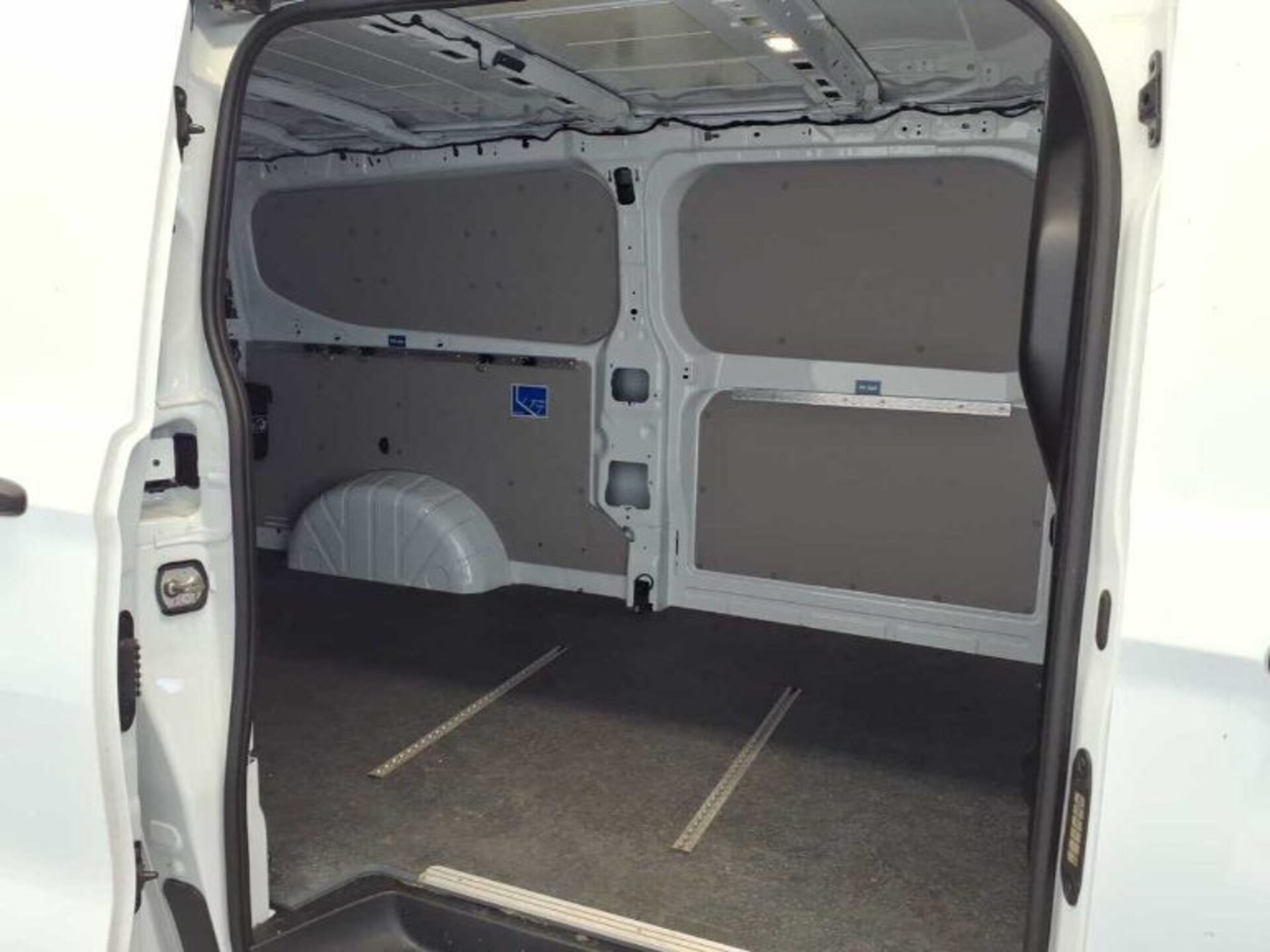 Volkswagen Transporter Kasten langer Radstand