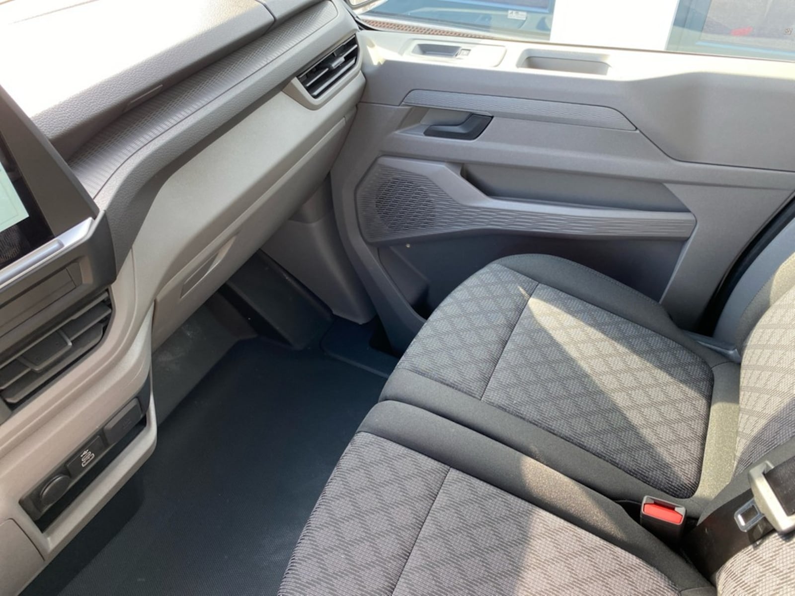 Volkswagen Transporter Kasten langer Radstand – Bild 9