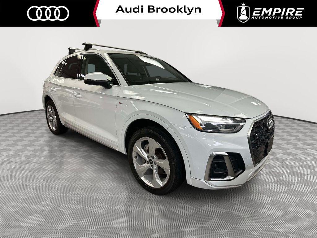 2023 Audi Q5 45 Premium Plus's photo