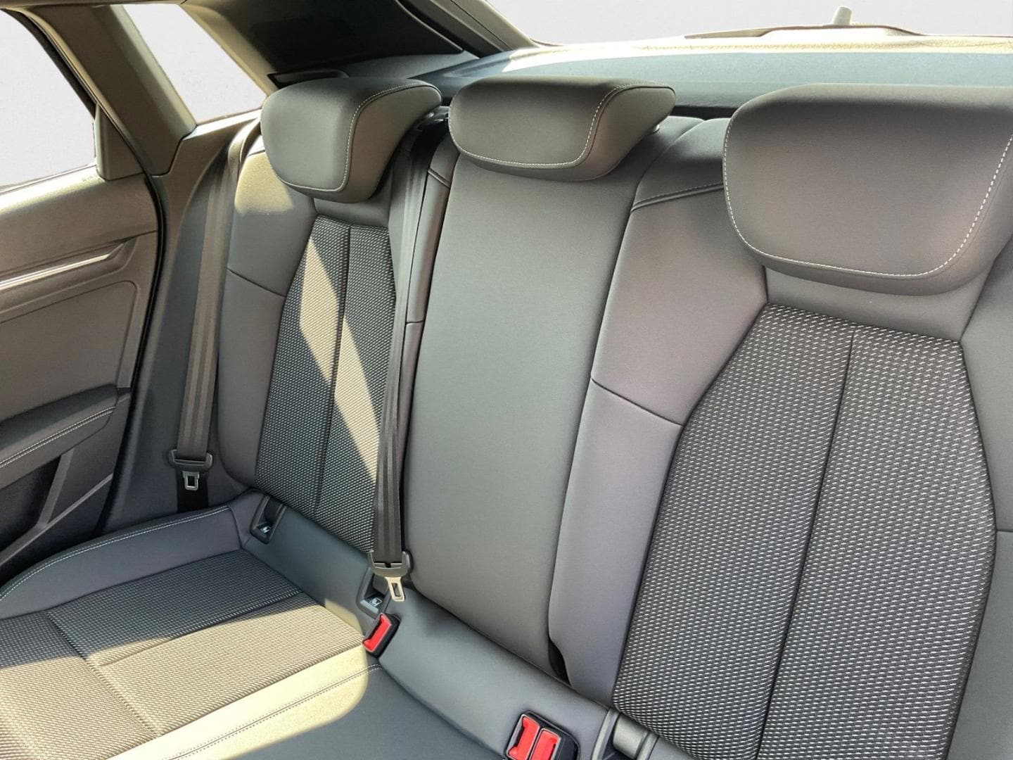 Bild über Audi A3 Sportback S line 35 TDI S tronic - für weitere Informationen kontaktieren Sie den Audi Partner