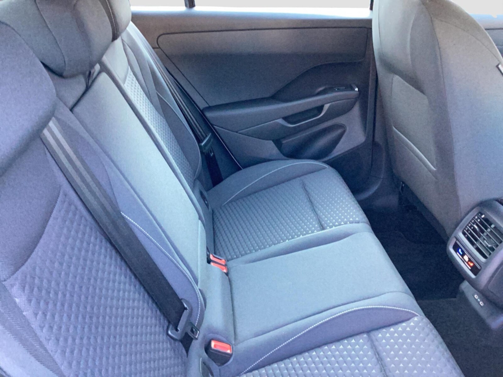 Volkswagen T-Roc – Bild 12