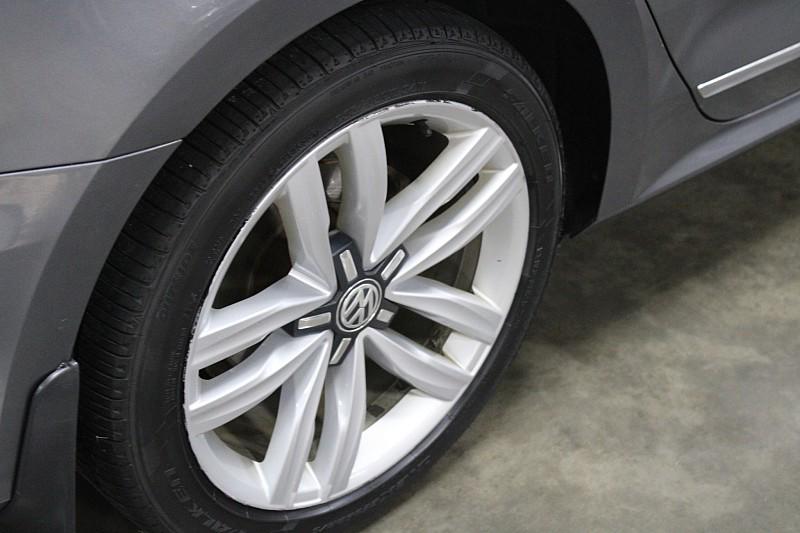 2017 Volkswagen Passat SE - Photo 11