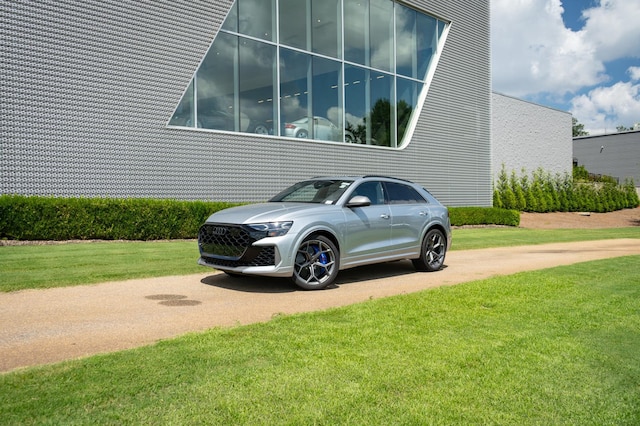 2026 Audi RS Q8 SUV performance