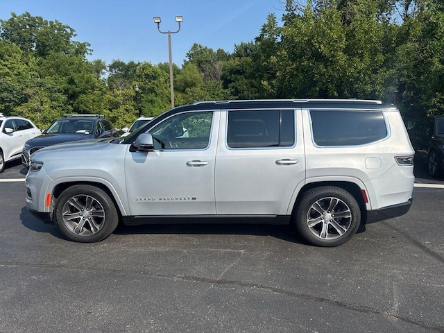 Photo of 2022 Jeep Grand Wagoneer