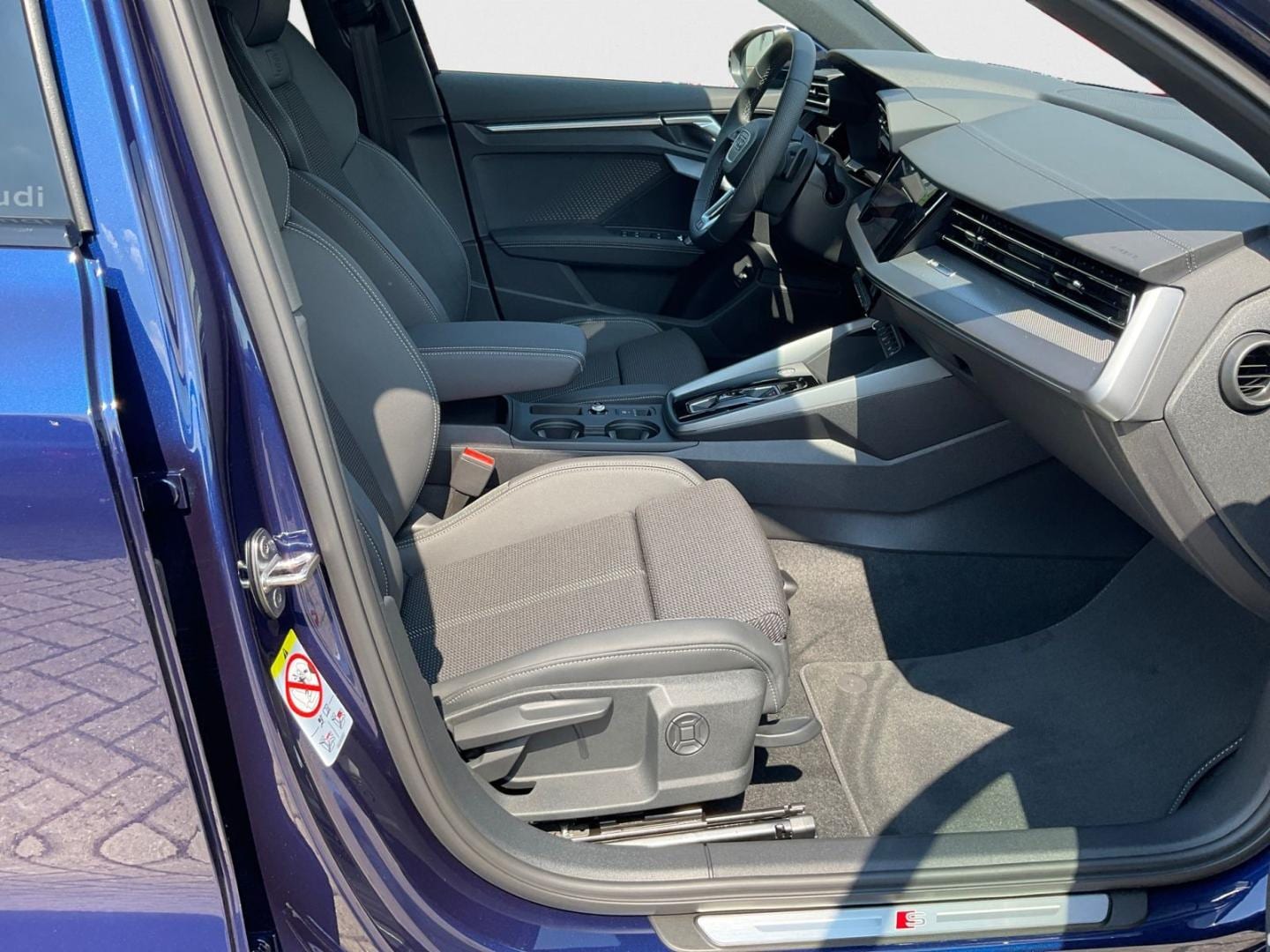 Bild über Audi A3 Sportback S line 35 TDI S tronic - für weitere Informationen kontaktieren Sie den Audi Partner
