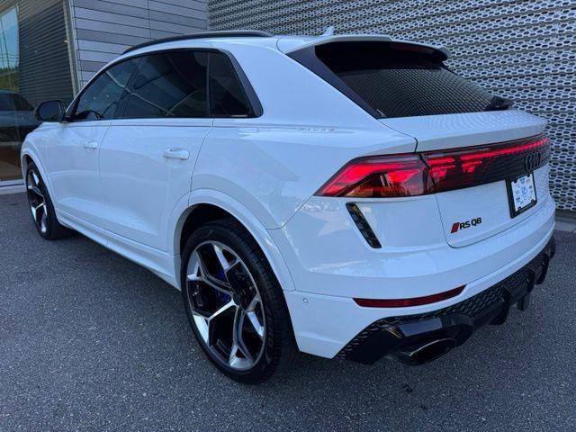2026 Audi RS Q8 SUV performance
