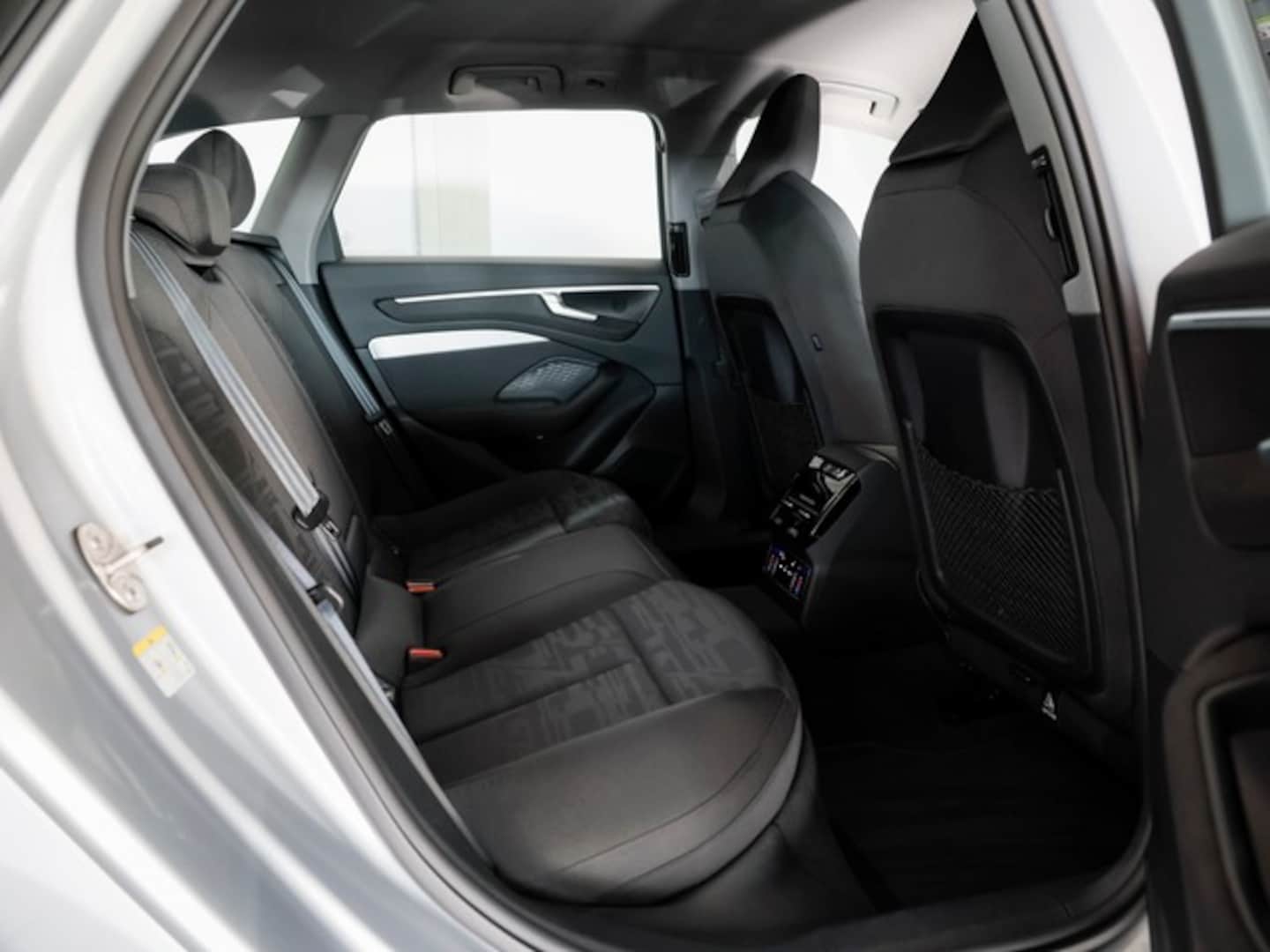 Bild über Audi A6 Avant TFSI 150 kW S tronic - für weitere Informationen kontaktieren Sie den Audi Partner