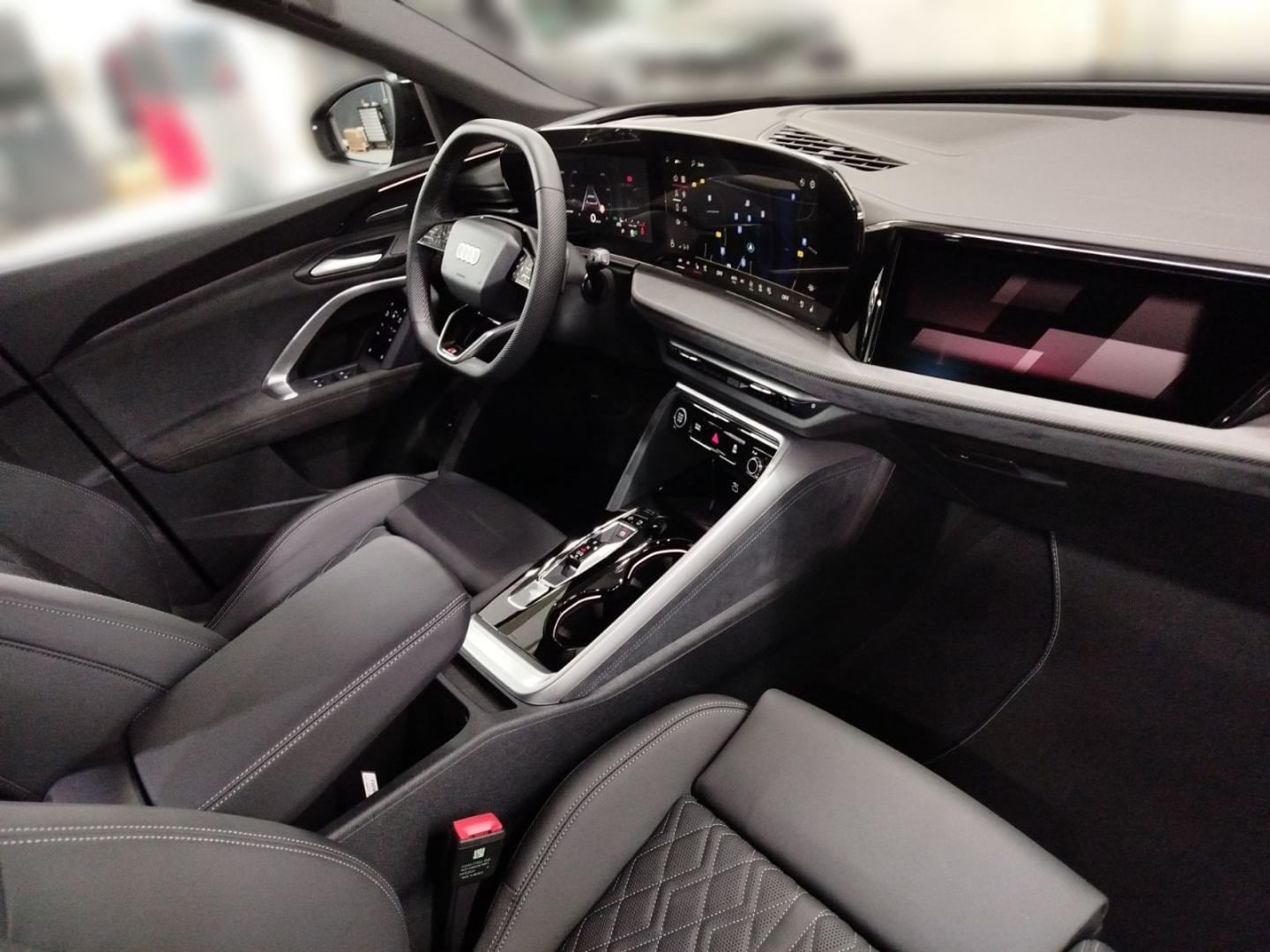 Bild über Audi Q5 SUV TFSI quattro 150 kW S tronic - für weitere Informationen kontaktieren Sie den Audi Partner