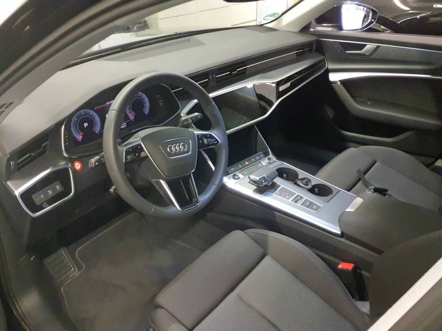 Bild über Audi A6 Avant advanced 45 TDI quattro S tronic - für weitere Informationen kontaktieren Sie den Audi Partner
