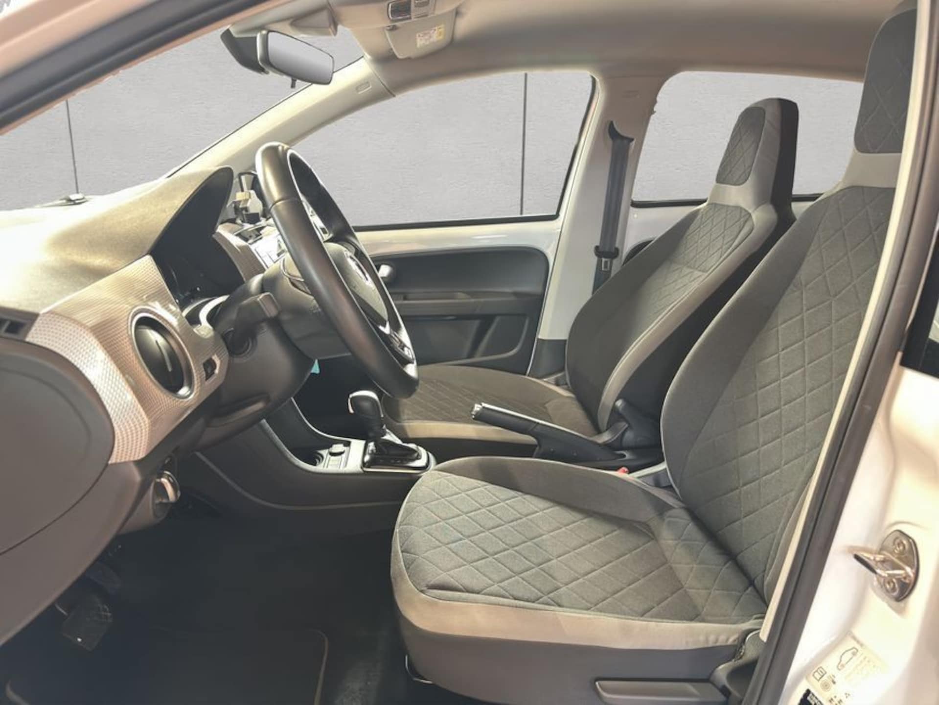 Volkswagen e-up! Style "Plus"