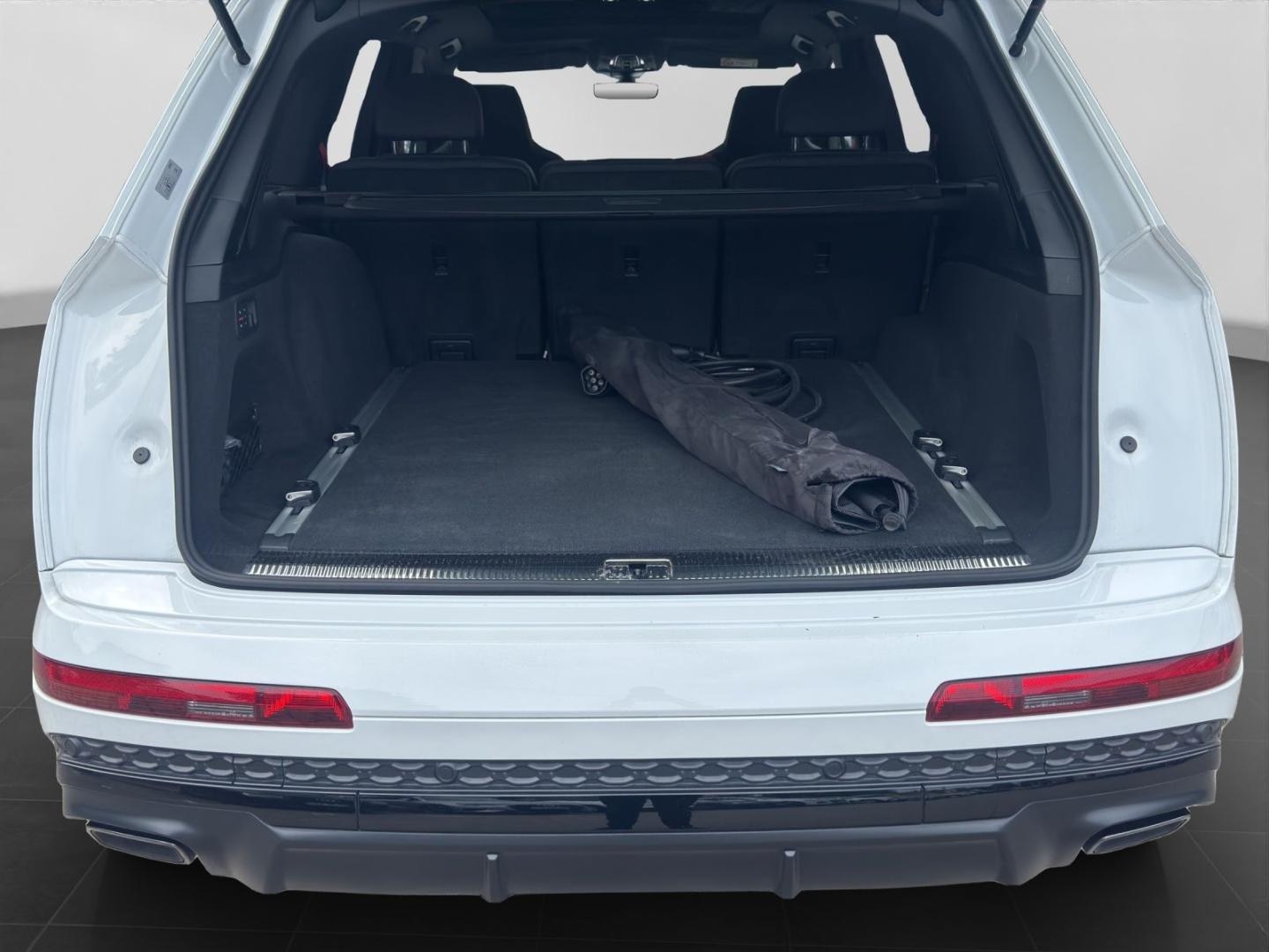 Bild über Audi Q7 SUV TFSI e S line business TFSI e quattro 360 kW tiptronic - für weitere Informationen kontaktieren Sie den Audi Partner