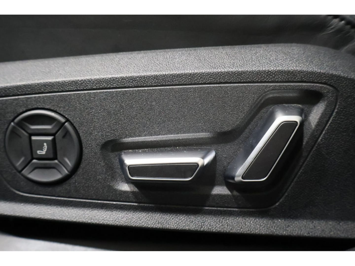 Bild über Audi A5 Avant TDI quattro 150 kW S tronic - für weitere Informationen kontaktieren Sie den Audi Partner