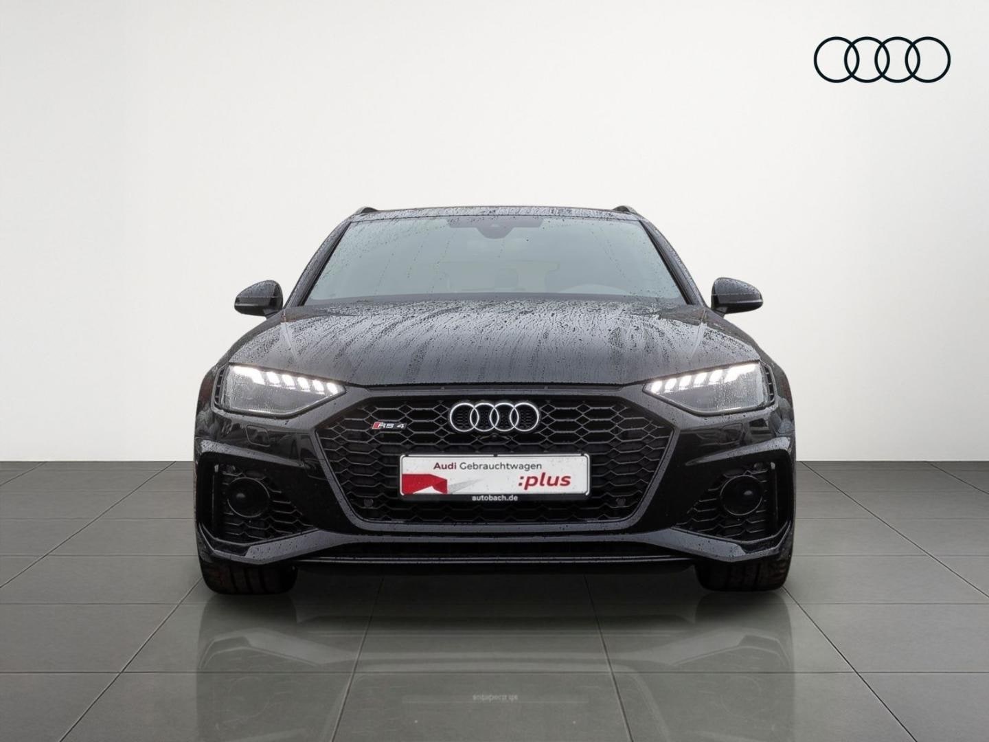 Bild über Audi RS 4 Avant TFSI quattro tiptronic - für weitere Informationen kontaktieren Sie den Audi Partner