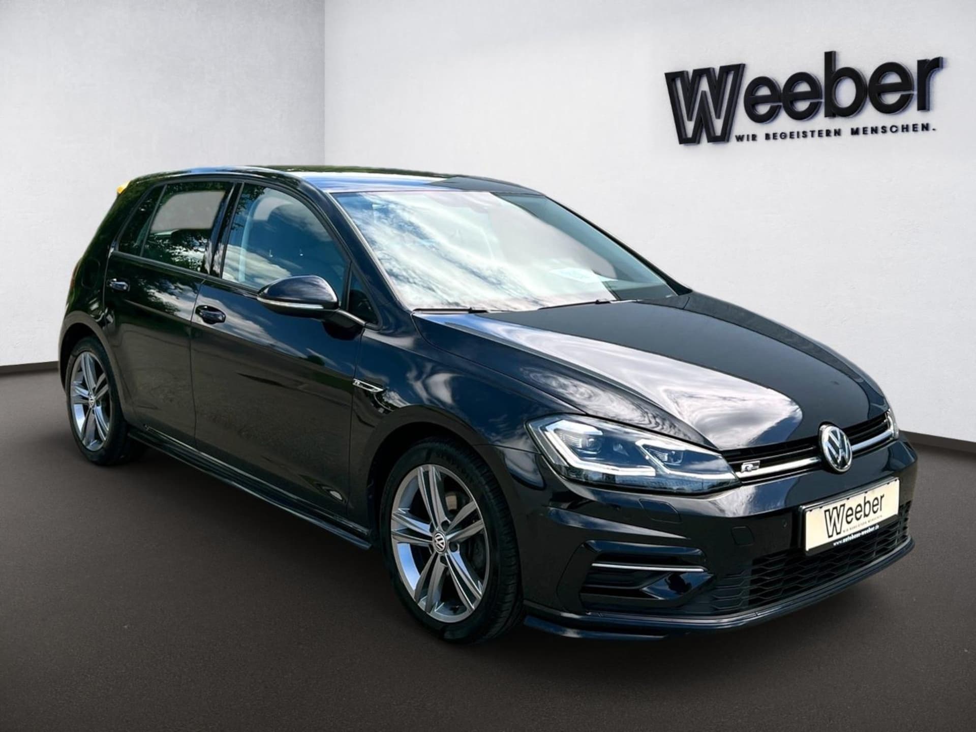 Volkswagen Golf R-Line