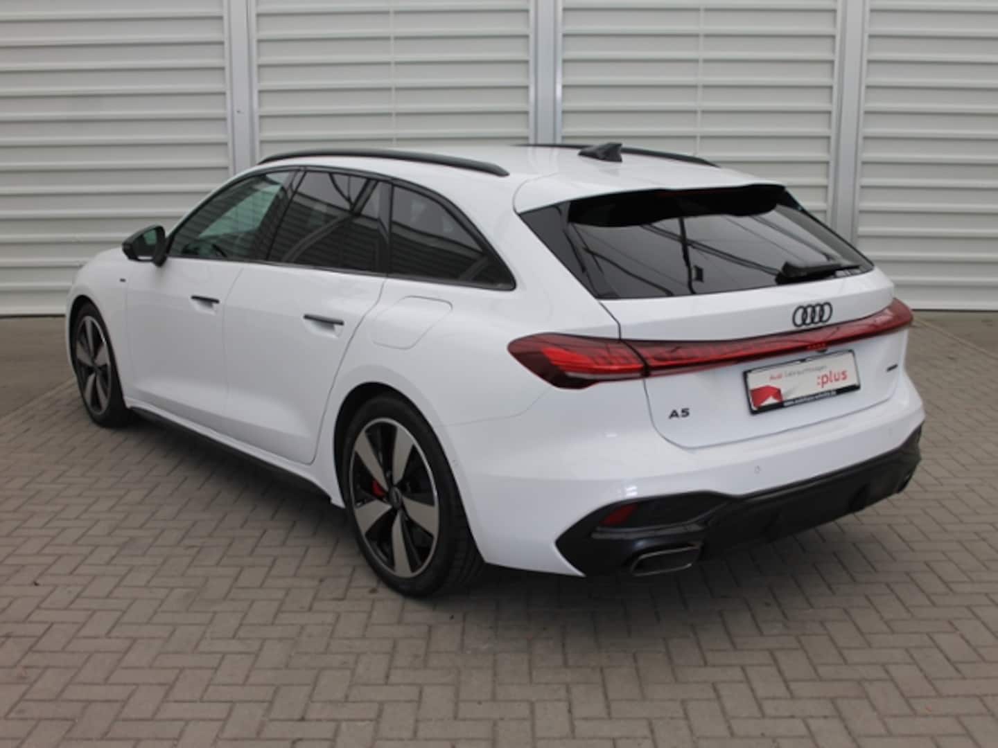 Bild über Audi A5 Avant e-hybrid e-hybrid quattro 270 kW S tronic - für weitere Informationen kontaktieren Sie den Audi Partner