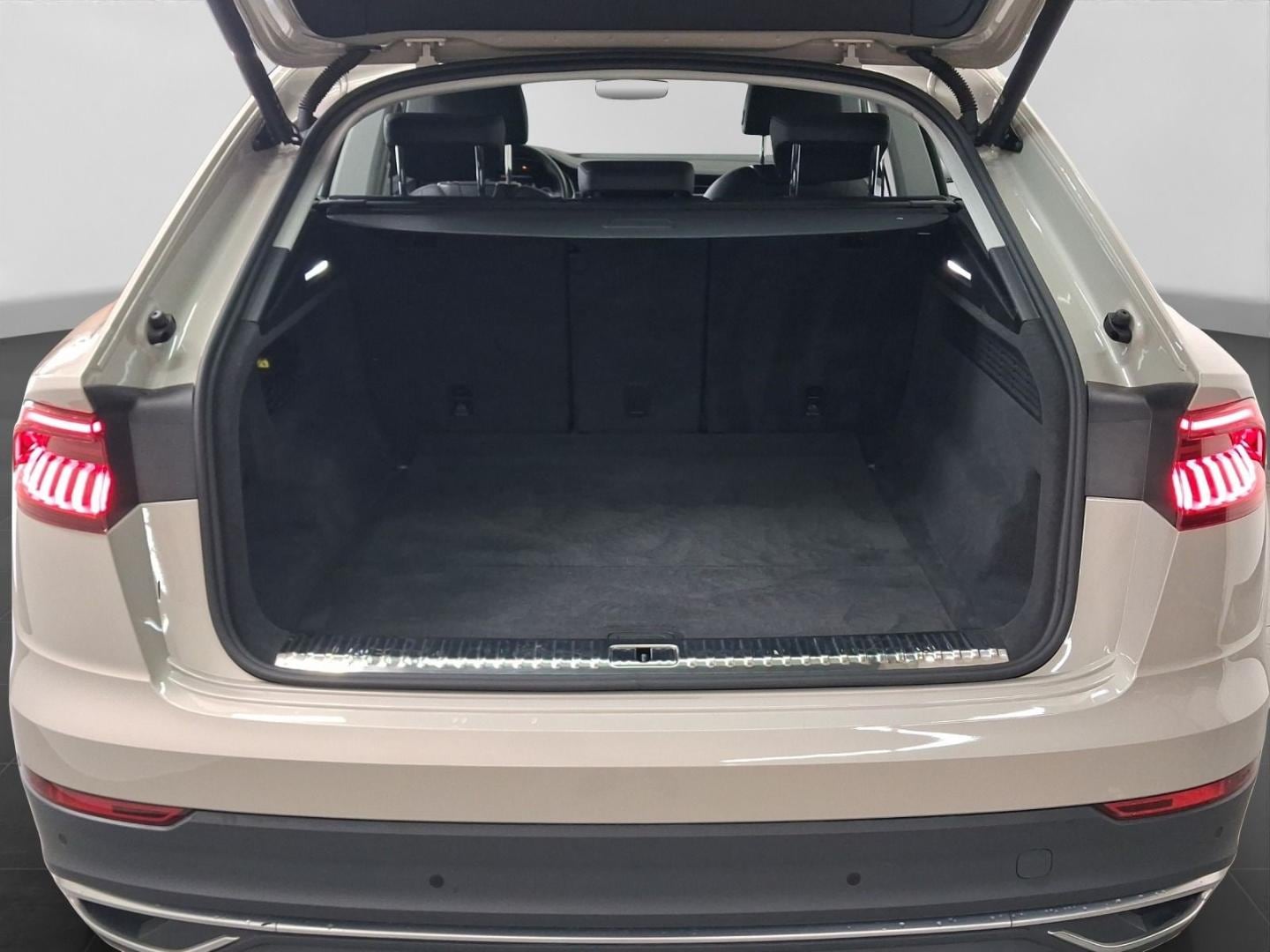 Bild über Audi Q8 55 TFSI quattro tiptronic - für weitere Informationen kontaktieren Sie den Audi Partner