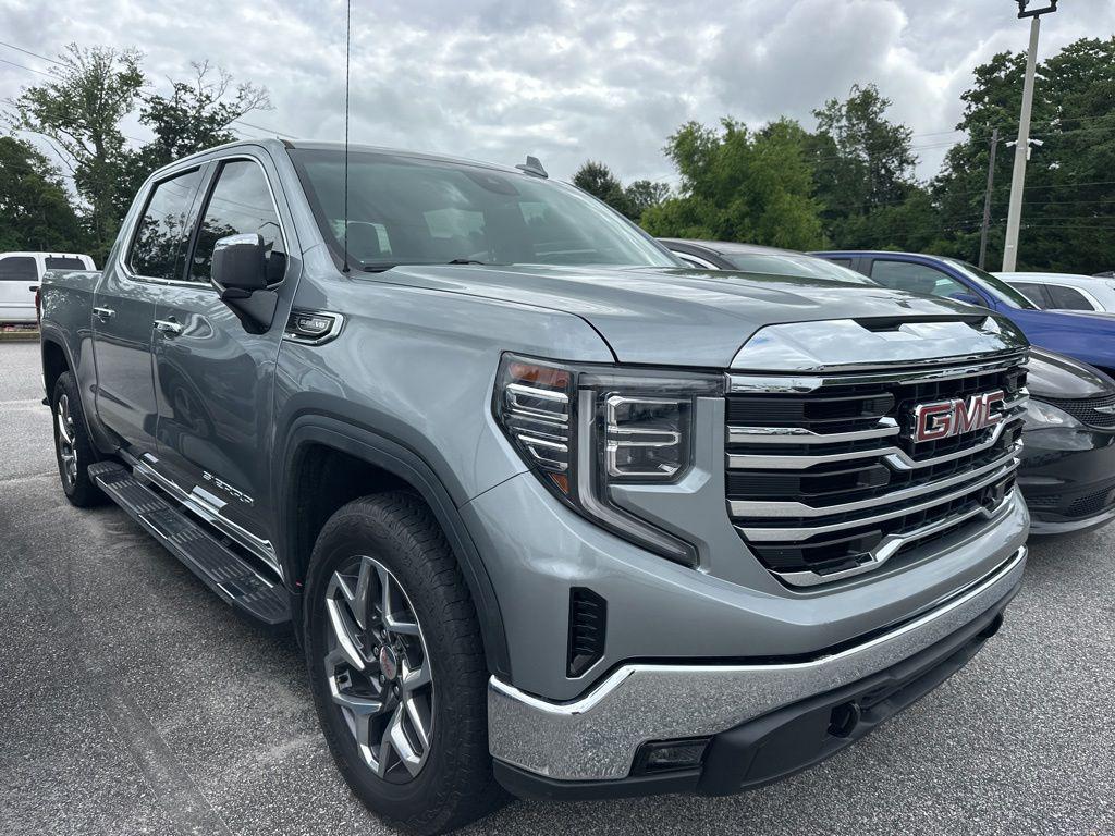 2023 GMC Sierra 4WD Crew Cab Short Box SLT's photo