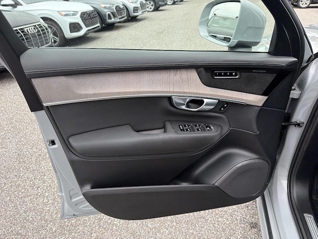 2025 Volvo XC90 Plug-In Hybrid