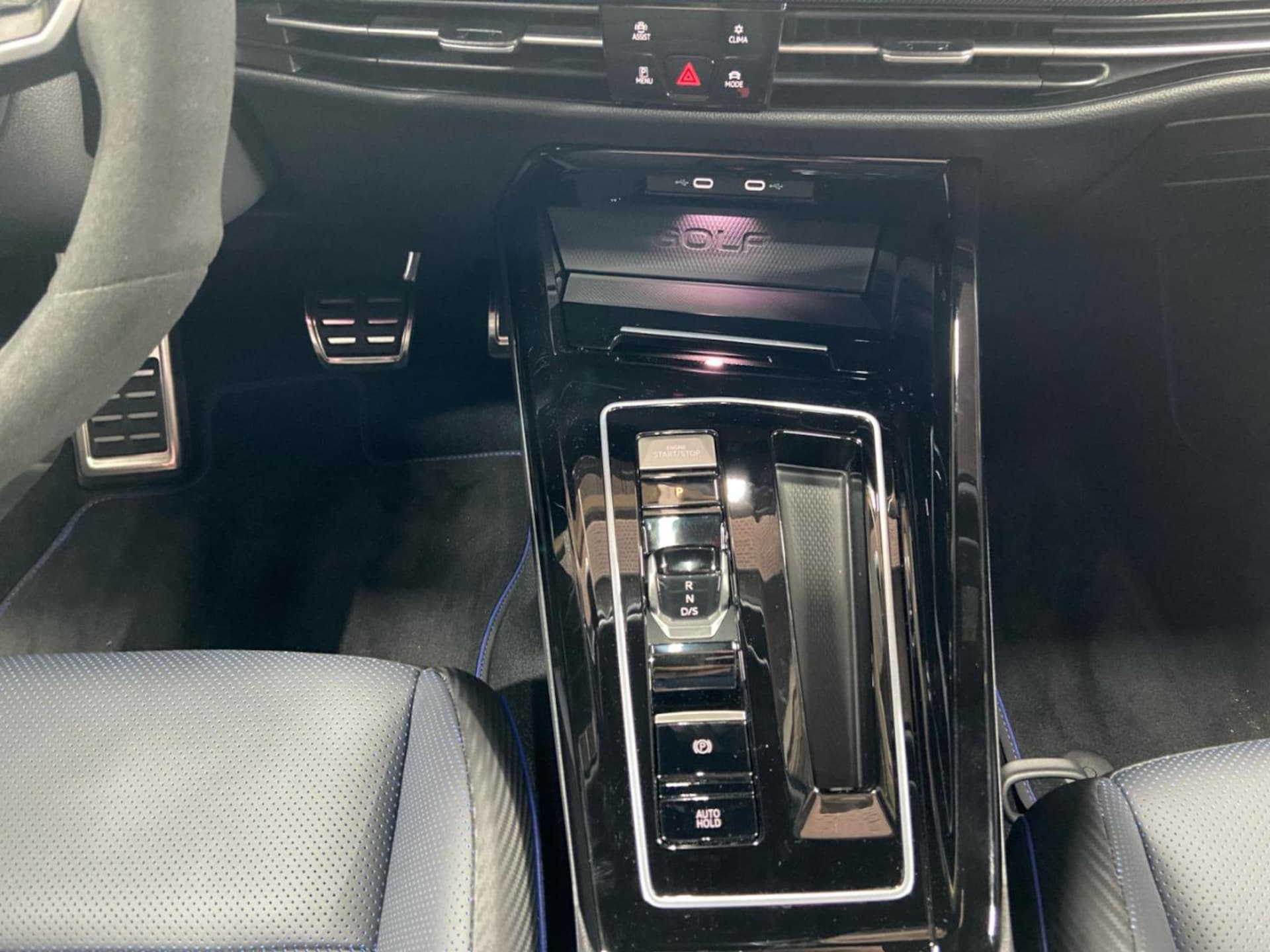 Volkswagen Golf Variant R
