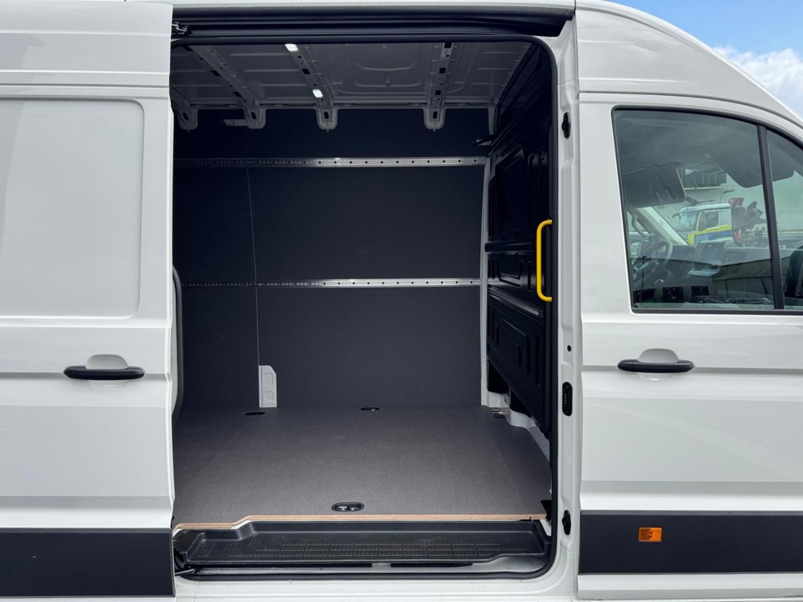Volkswagen Crafter Kasten langer Radstand – Bild 13
