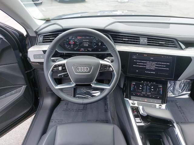 2024 Audi Q8 e-tron Premium - Photo 16