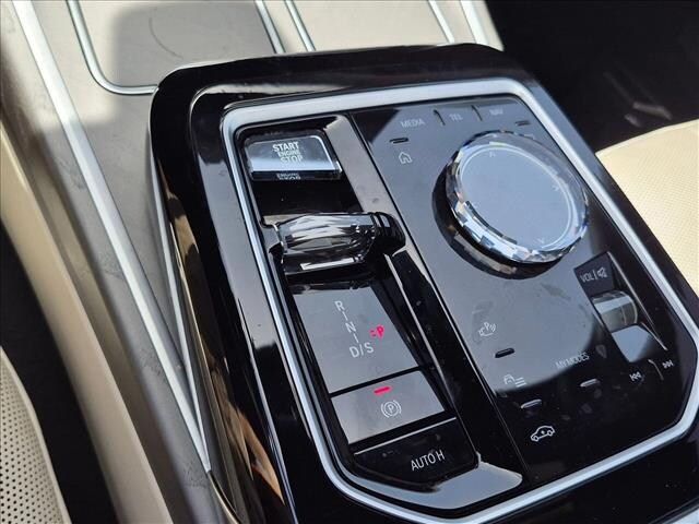2023 BMW 740