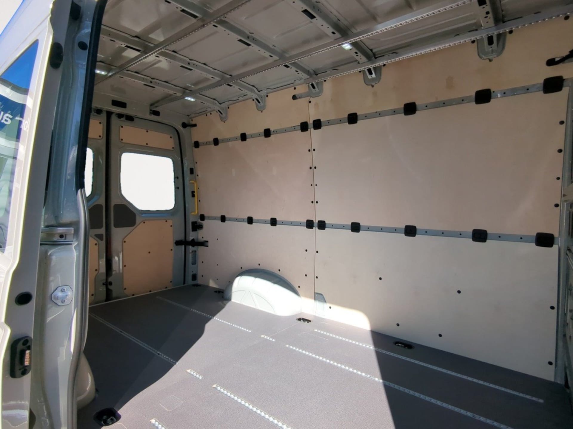 Volkswagen Crafter Kasten mittlerer Radstand