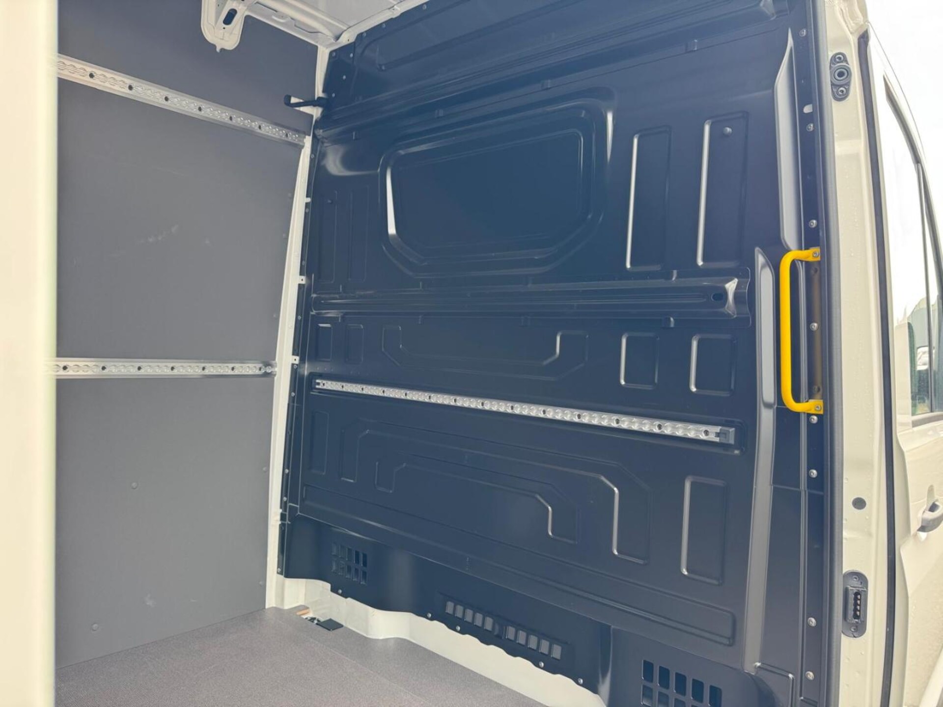 Volkswagen Crafter Kasten langer Radstand
