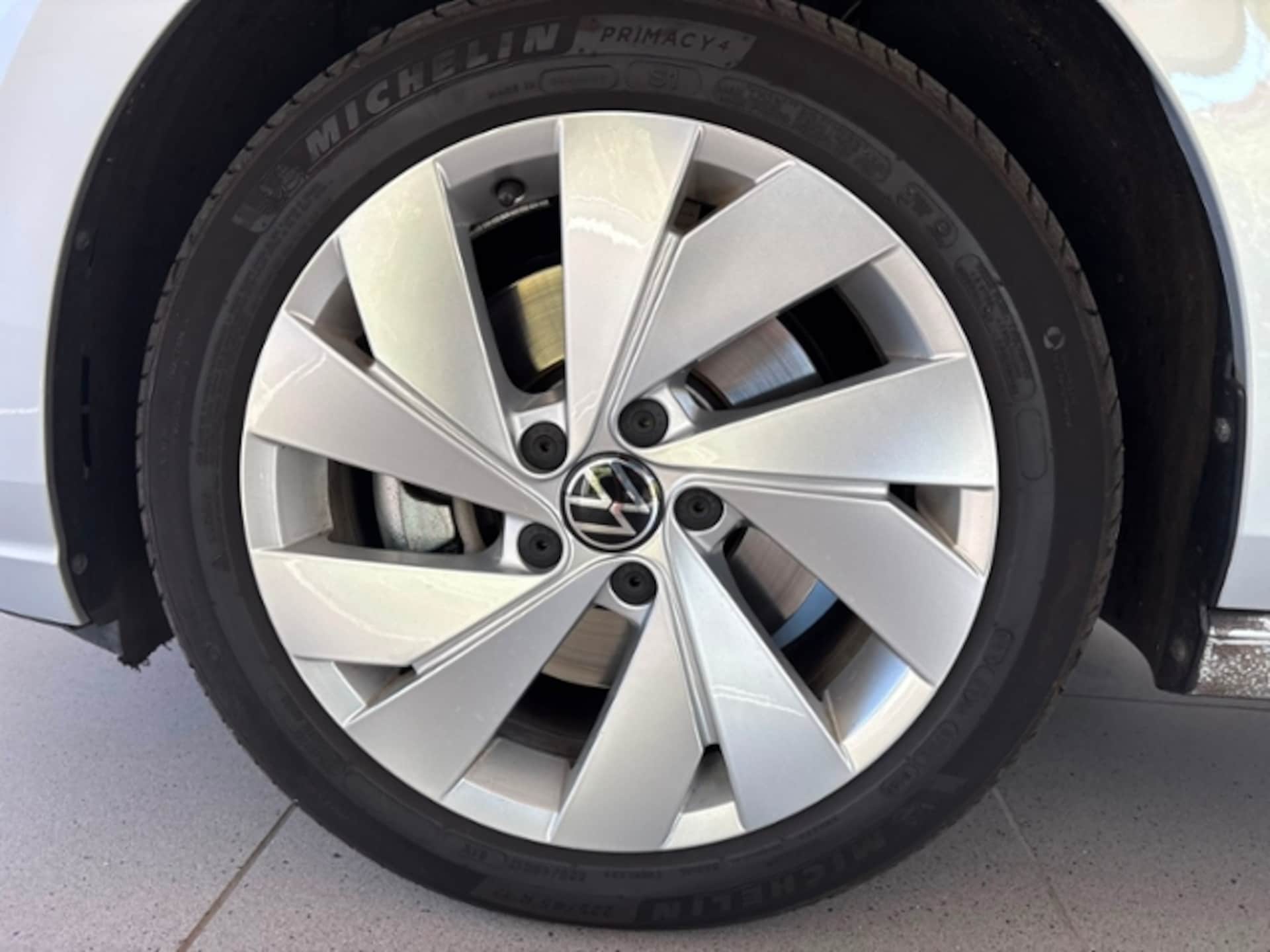 Volkswagen Golf Style