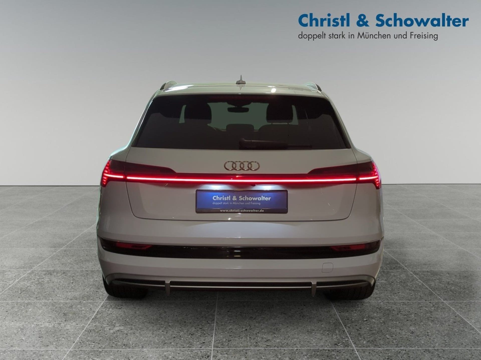 Audi e-tron S line