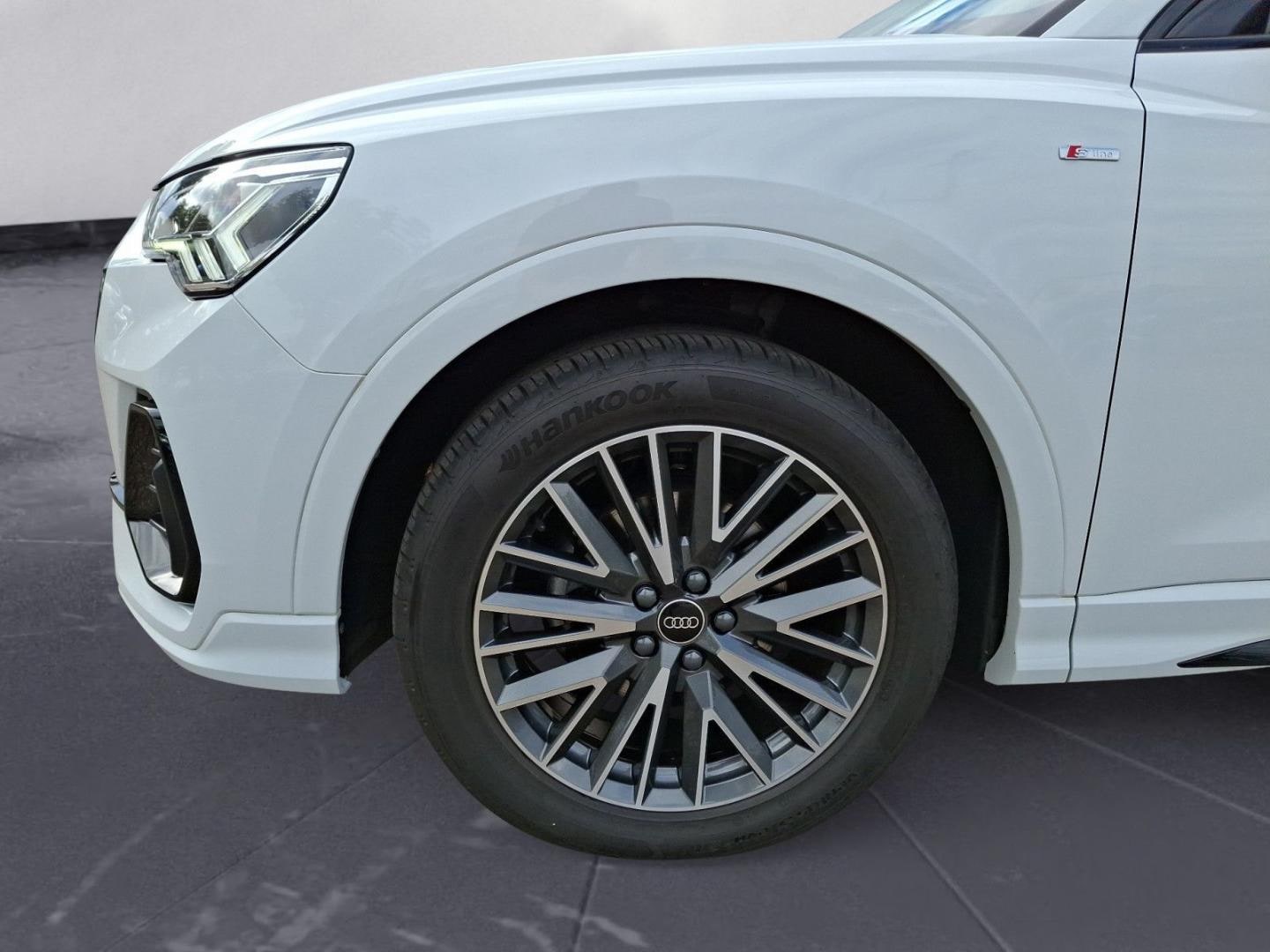 Bild über Audi Q3 S line 35 TFSI S tronic - für weitere Informationen kontaktieren Sie den Audi Partner