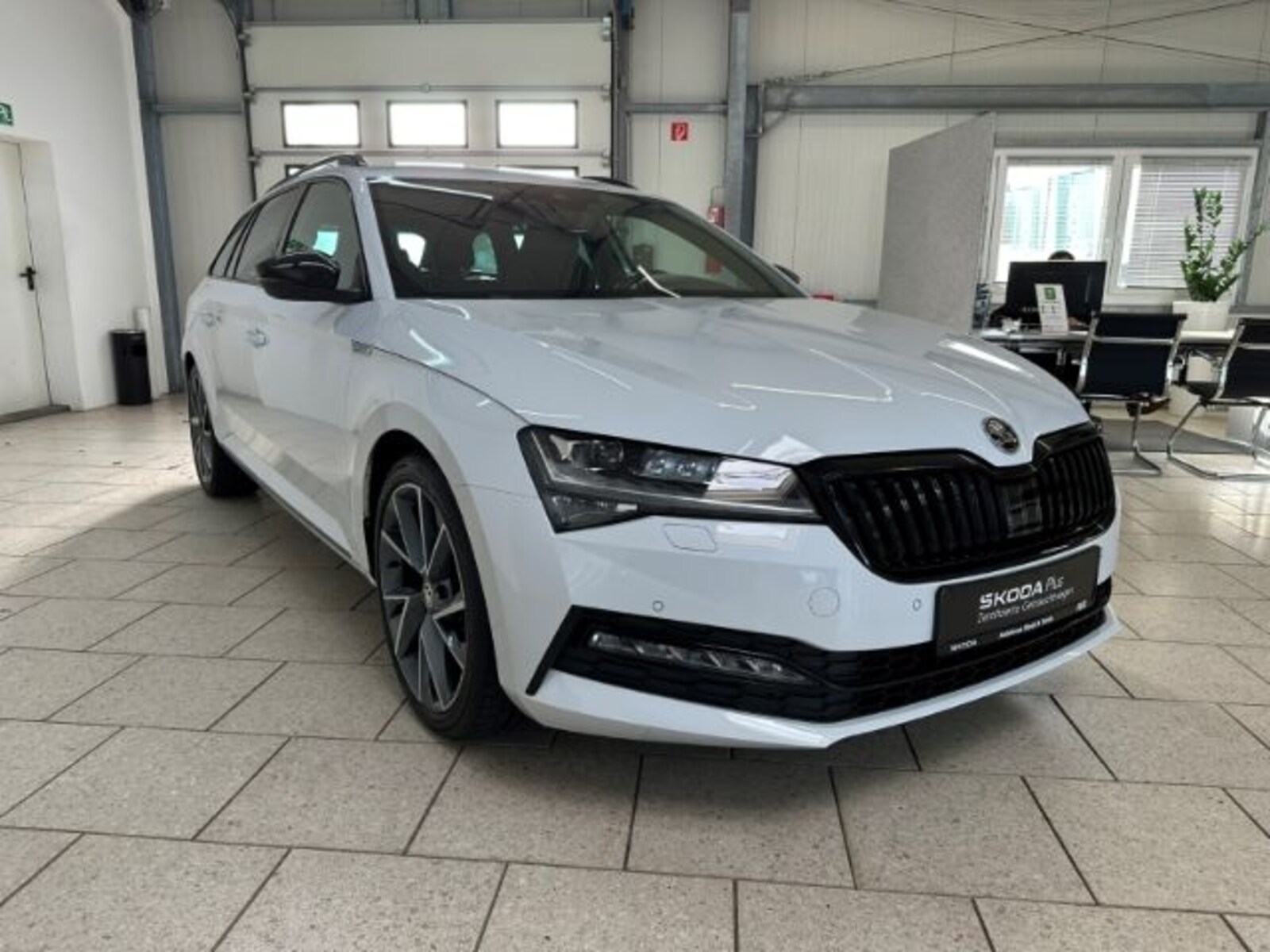 Škoda Superb Combi – Bild 8