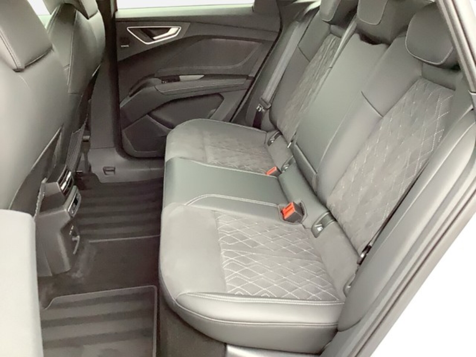 Audi Q4 Sportback e-tron – Bild 9