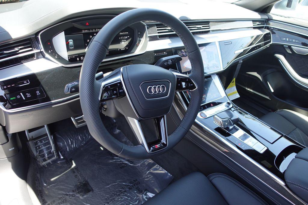 2025 Audi S8 Base - Photo 11
