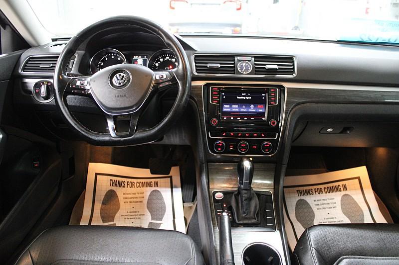 2017 Volkswagen Passat SE - Photo 25