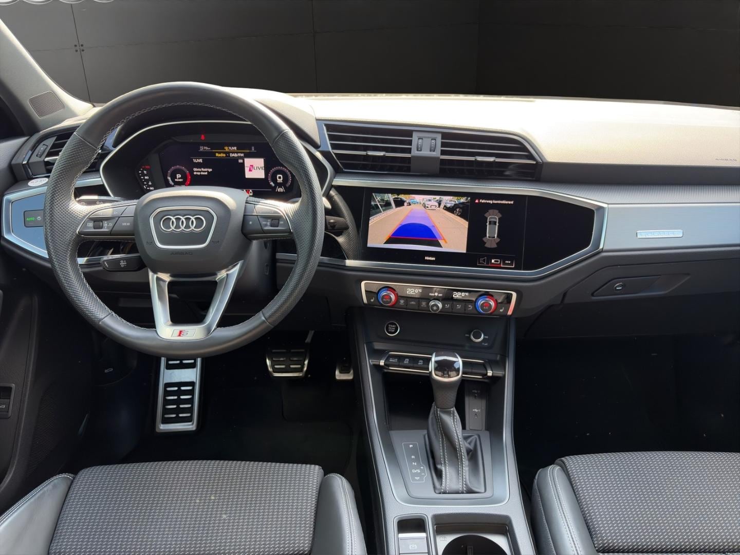 Bild über Audi Q3 Sportback 40 TFSI quattro S tronic - für weitere Informationen kontaktieren Sie den Audi Partner