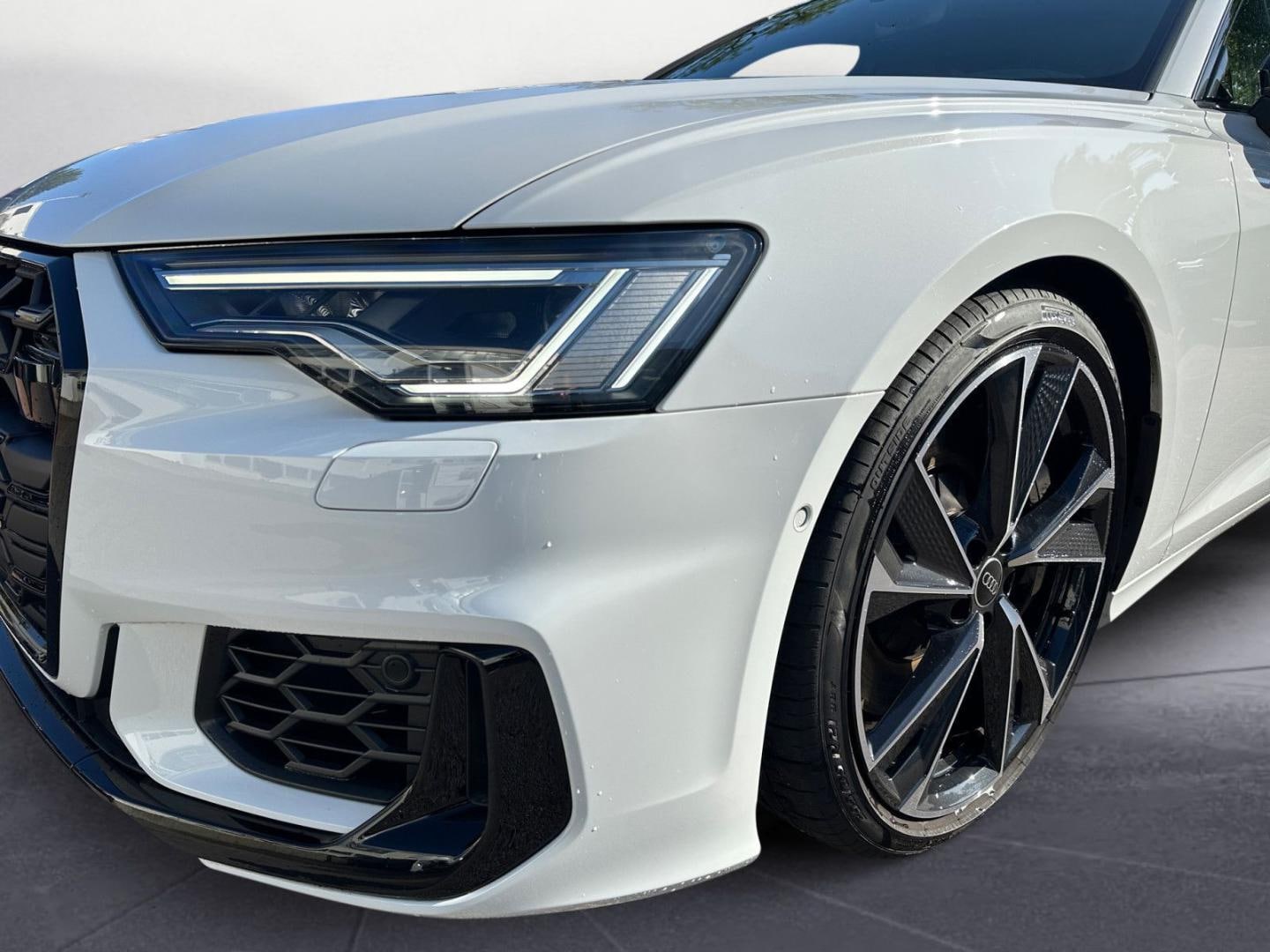Bild über Audi S6 Avant TDI quattro tiptronic - für weitere Informationen kontaktieren Sie den Audi Partner